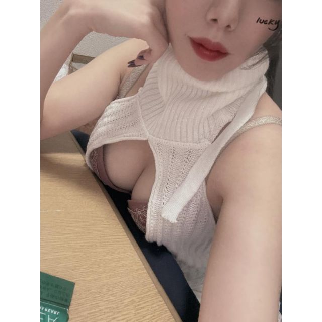 船橋デリヘル 風俗｜人妻デリバリーヘルス『秘密倶楽部 凛 船橋店』小梅(こうめ)さんの写メ【こんにちは】