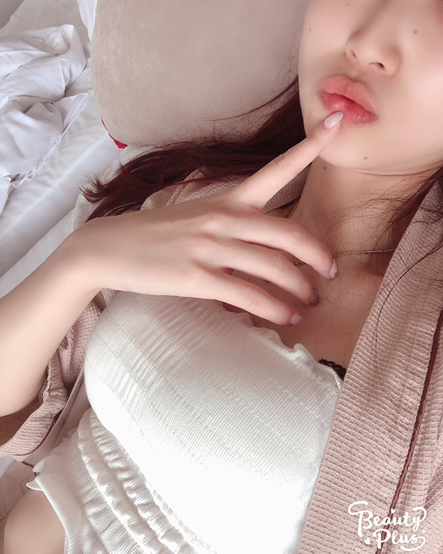 船橋デリヘル 風俗｜人妻デリバリーヘルス『秘密倶楽部 凛 船橋店』モデルひかりさんのプロフィール写真2