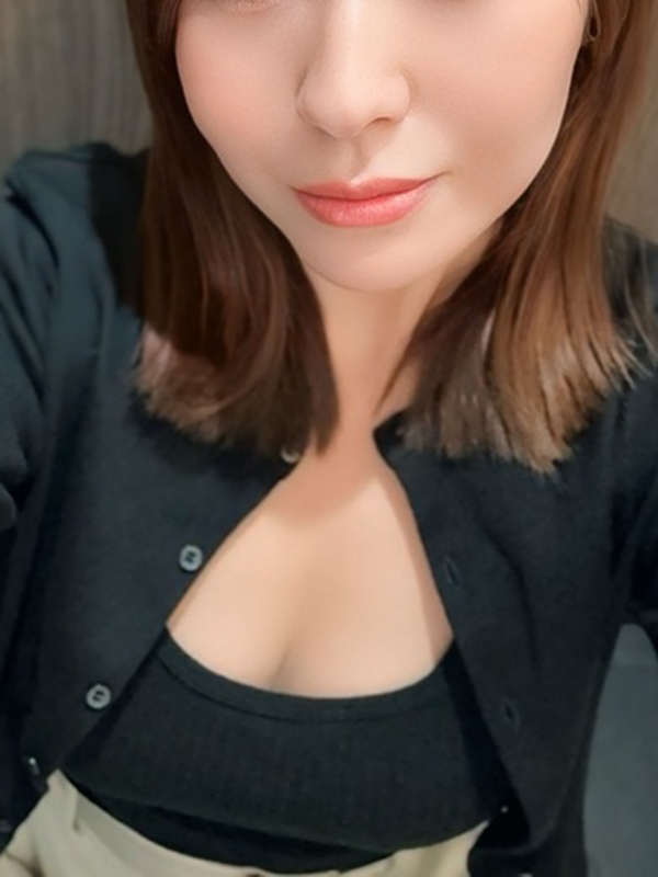 船橋デリヘル 風俗｜人妻デリバリーヘルス『秘密倶楽部 凛 船橋店』えまさんのプロフィール写真2