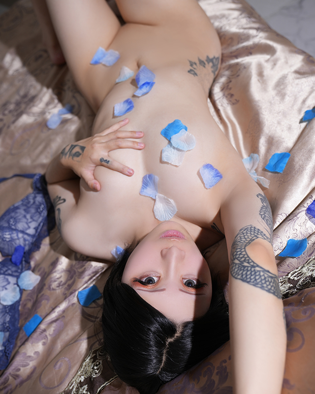 船橋デリヘル 風俗｜人妻デリバリーヘルス『秘密倶楽部 凛 船橋店』モデルしおんさんのプロフィール写真5