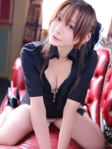 船橋デリヘル 風俗｜人妻デリバリーヘルス『秘密倶楽部 凛 船橋店』モデルあゆみの写真