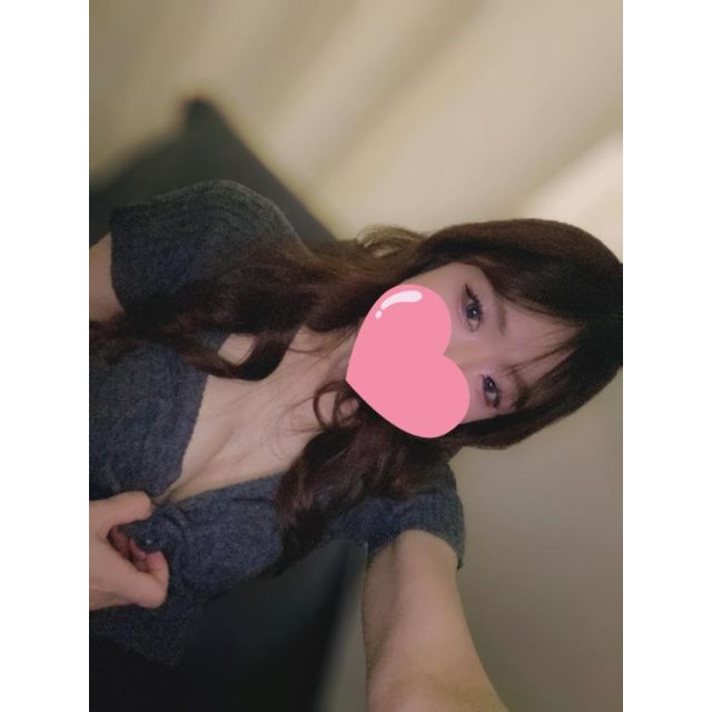 千葉風俗『秘密倶楽部 凛 千葉店』愛美莉(えみり)さんの写メ【出勤】