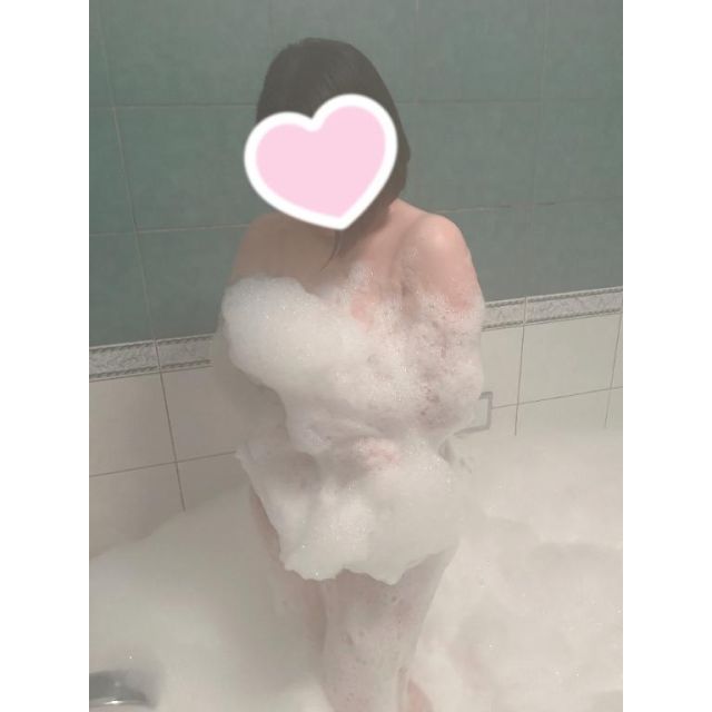 千葉風俗『秘密倶楽部 凛 千葉店』千秋(ちあき)さんの写メ【特別なお勉...】