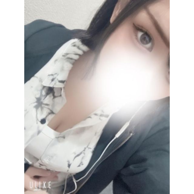 千葉風俗『秘密倶楽部 凛 千葉店』れおなさんの写メ日記【出勤！！】