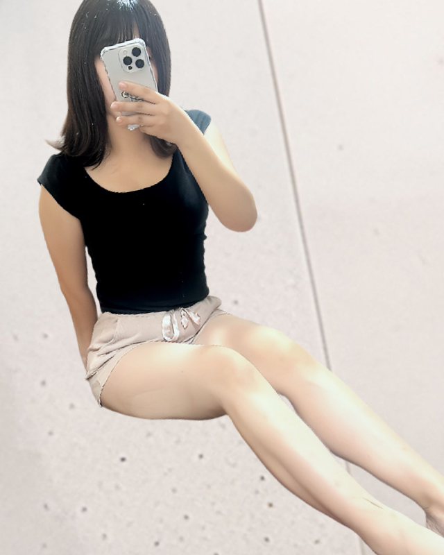 千葉風俗『秘密倶楽部 凛 千葉店』モデルここさんのプロフィール写真3