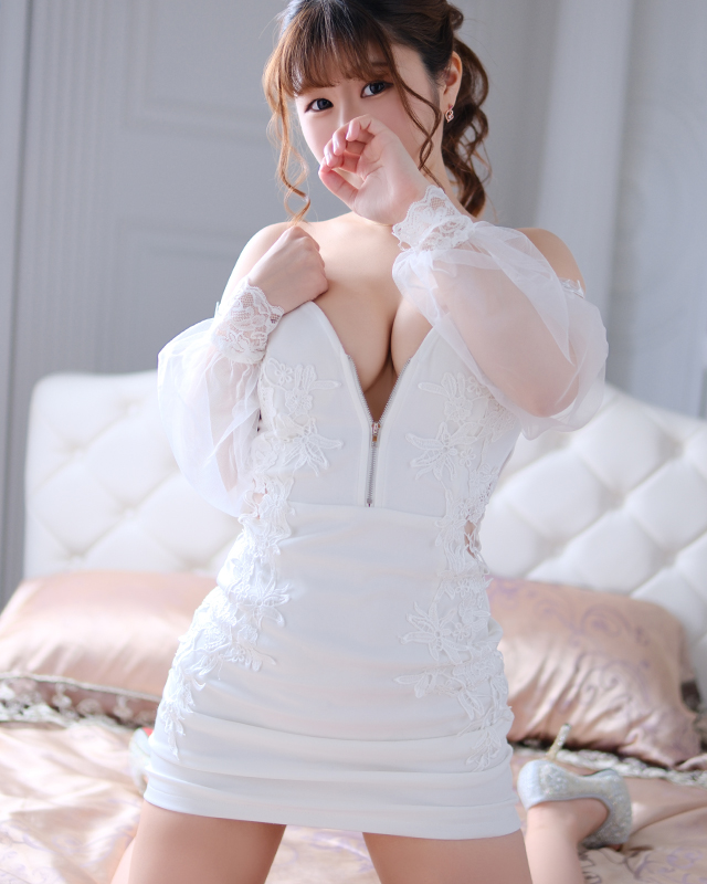 千葉風俗『秘密倶楽部 凛 千葉店』モデル七葉（ななは）さんのプロフィール写真2