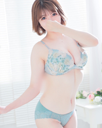 千葉風俗『秘密倶楽部 凛 千葉店』モデルえまの写真
